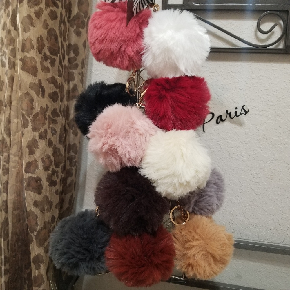 Anthropologi Pom Pom Fuzzy Large Faux Fur Keychain New